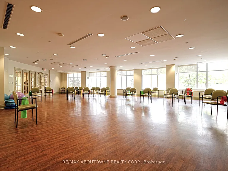 350 Princess Royal Dr #1002 — Photo 41
