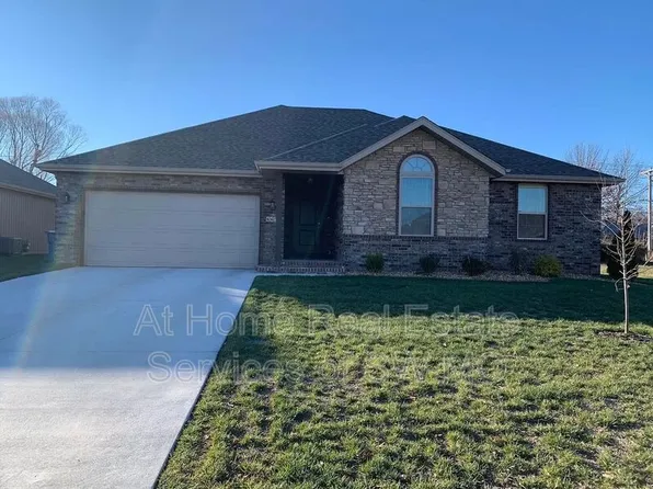 667 N Santa Monica Dr, Nixa, MO 65714