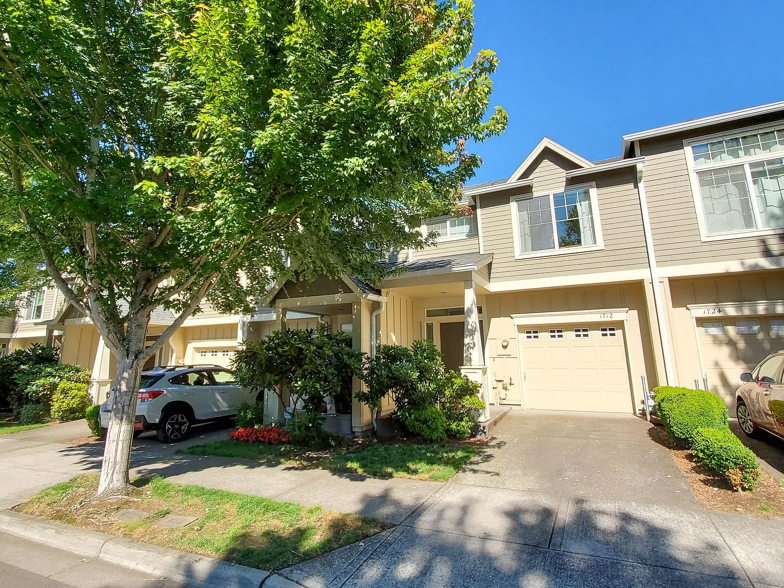 3 bed, 2.5 bath, 1456 sqft, $2,545 — Photo 2