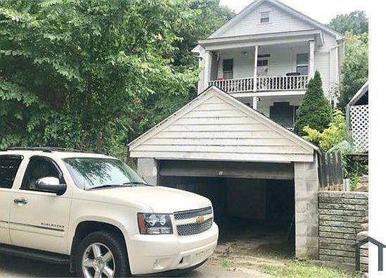 4th image of 2943 Arlington Ave