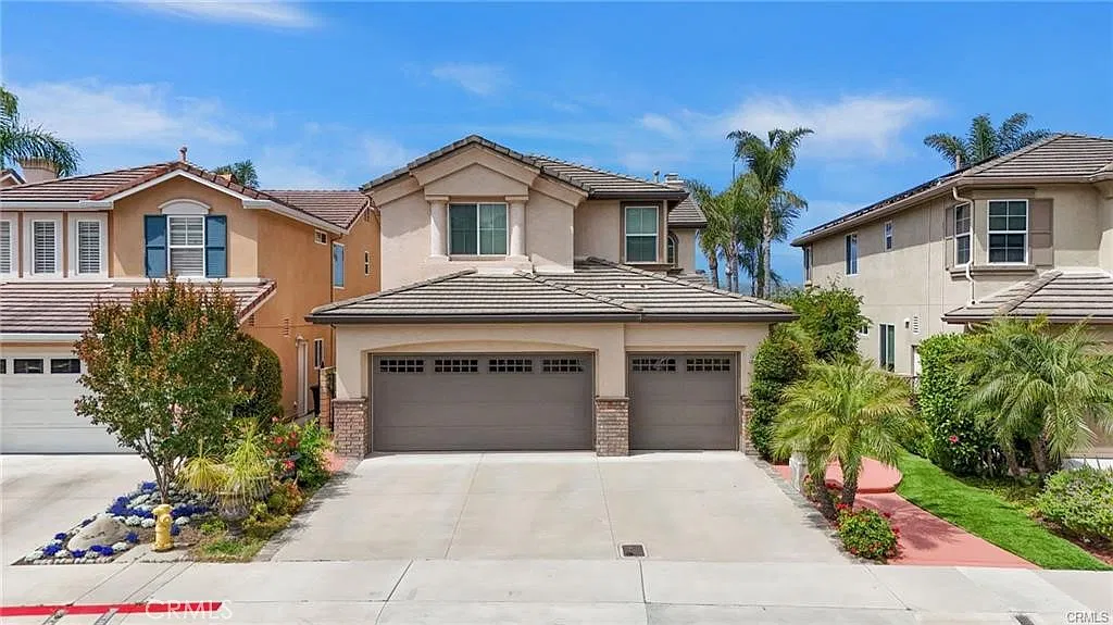 4 bed, 2617 sqft, $7,500 — Photo 1