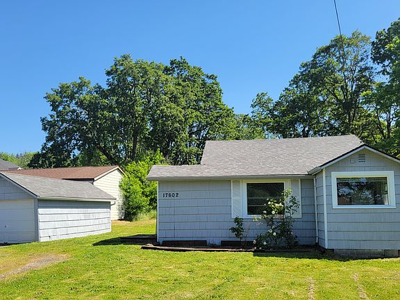 2nd image of 17602 SE Rose St