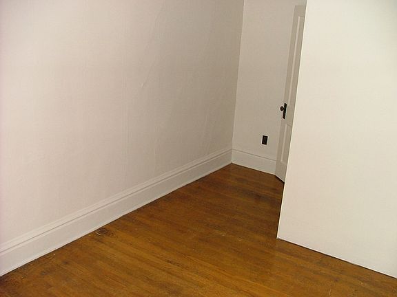 5th image of 55 W Oakland Ave #1