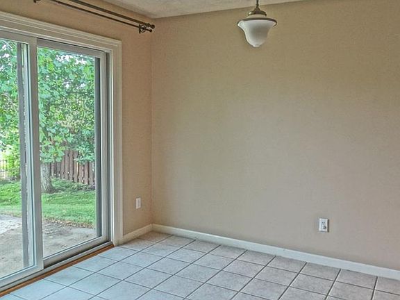 5th image of 528 Marquis Cir