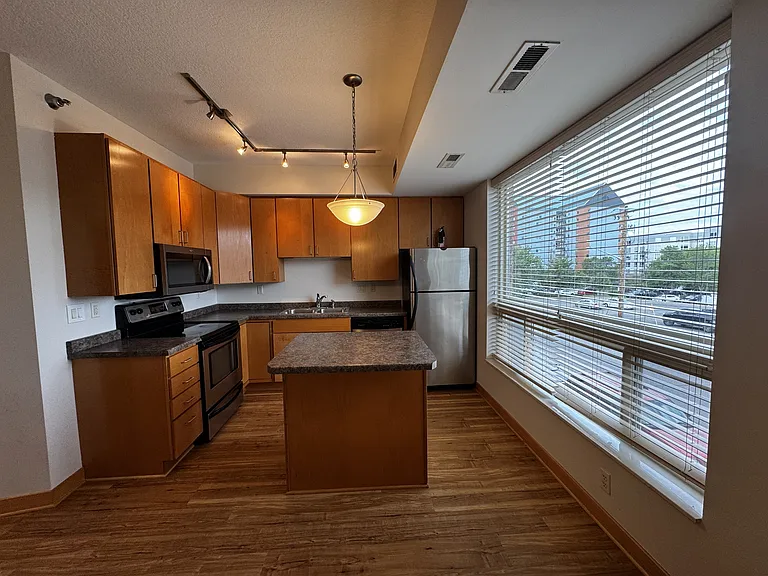 2600 University Ave SE #214 — Photo 3