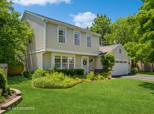 8 Margate Ct, Lake Zurich, IL 60047