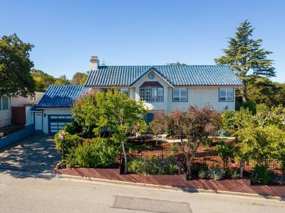 70 Hartford Ave, San Carlos, CA, 94070