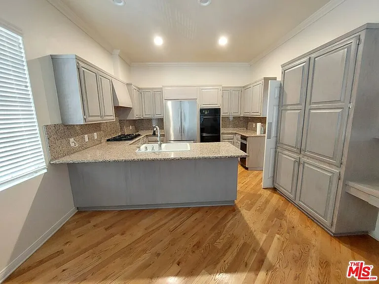 1808 Franklin Canyon Dr — Photo 3