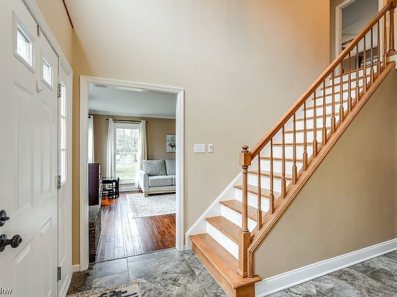 2nd image of 10372 Oviatt Ln