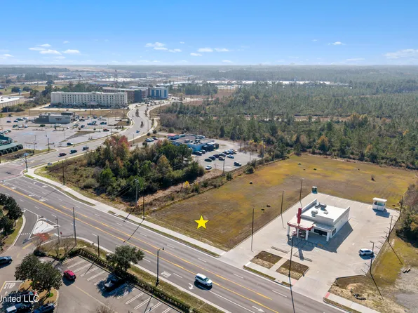 15465 Landon Rd, Gulfport, MS 39503