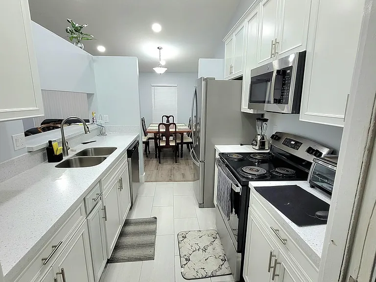 1328 Waterway Cove Dr — Photo 15