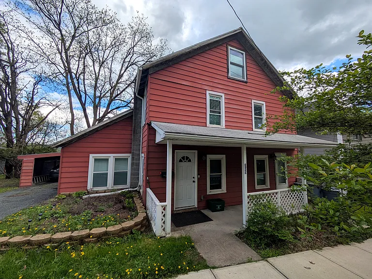 325 Hector St — Photo 1