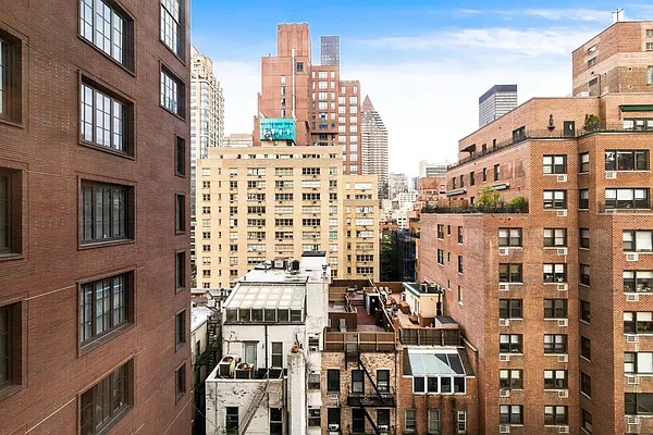 Rented by Manhattan Miami Real Estate | media 33