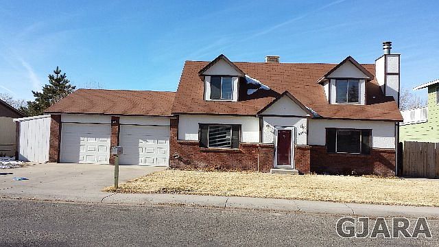 2nd image of 557 Court Rd