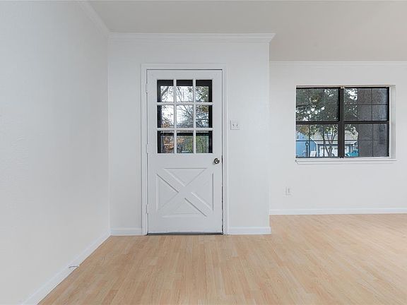 4th image of 813 Rockwall St