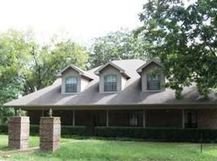 300 N Bois D Arc St, Van, TX 75790