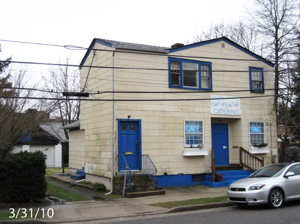 28 Chestnut St #A, Greenvale, NY 11548
