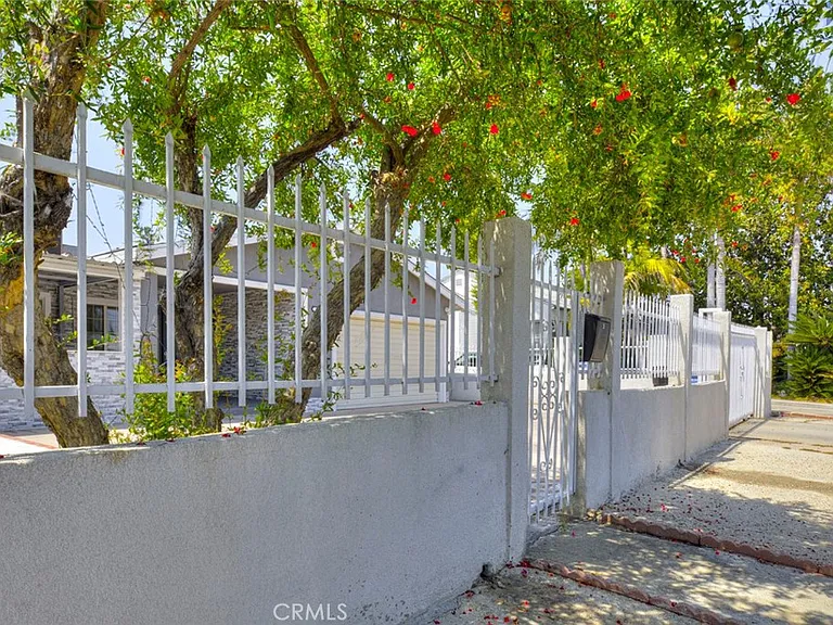 6149 Case Ave — Photo 43