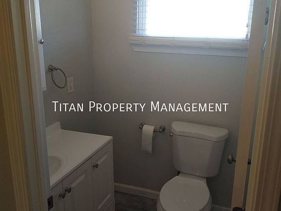 4th image of 318 12th St Unit D