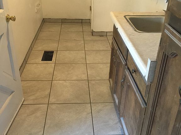 5th image of 1524 E Vassar Ave