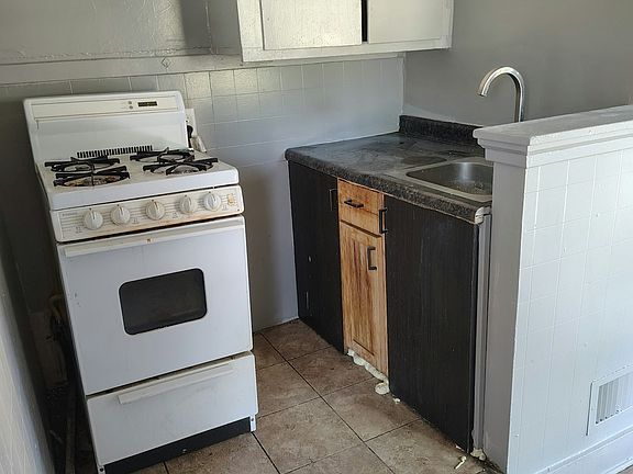 5th image of 128 Lafayette St APT 2