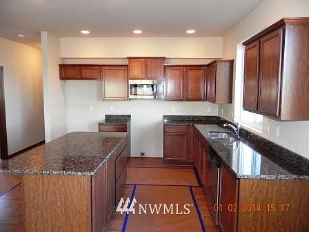 3rd image of 703 Shumard Street