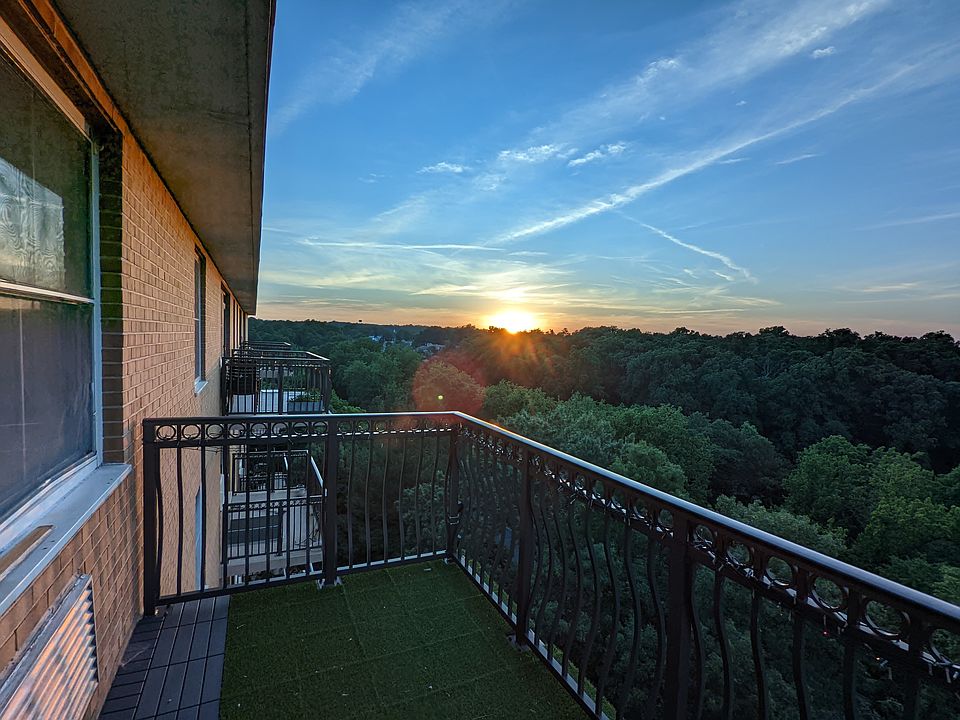 1st image of 2030 N Adams St APT 1404