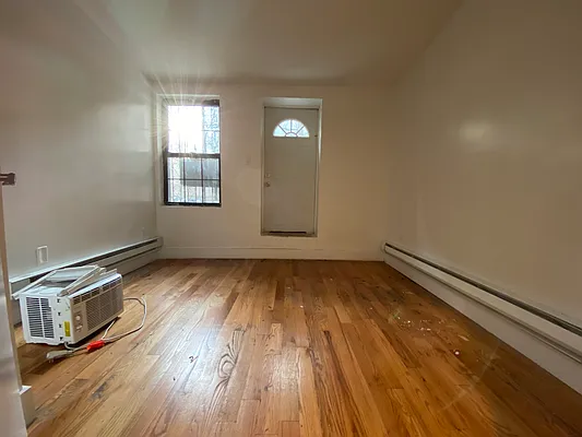 Rented by Nooklyn NYC LLC | media 31