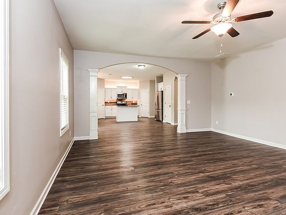 5th image of 158 Lindsey Dr