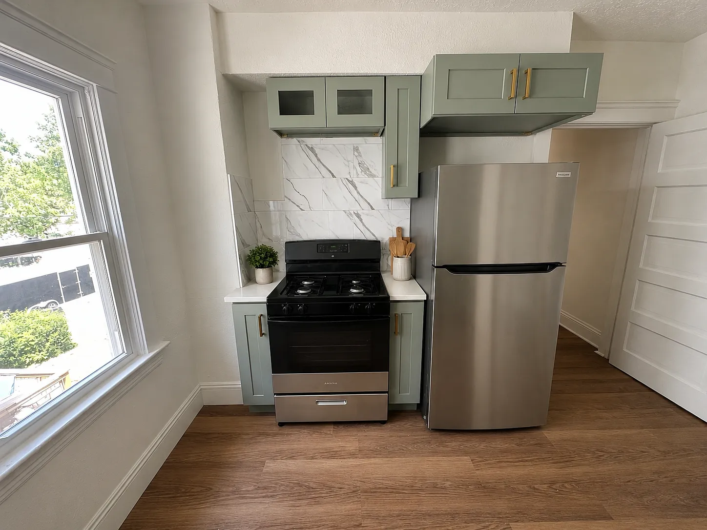 1491 West 114th Street, Unit 2nd Floor — Photo 4