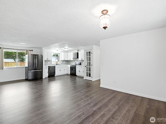 5th image of 12507 42nd Avenue NE