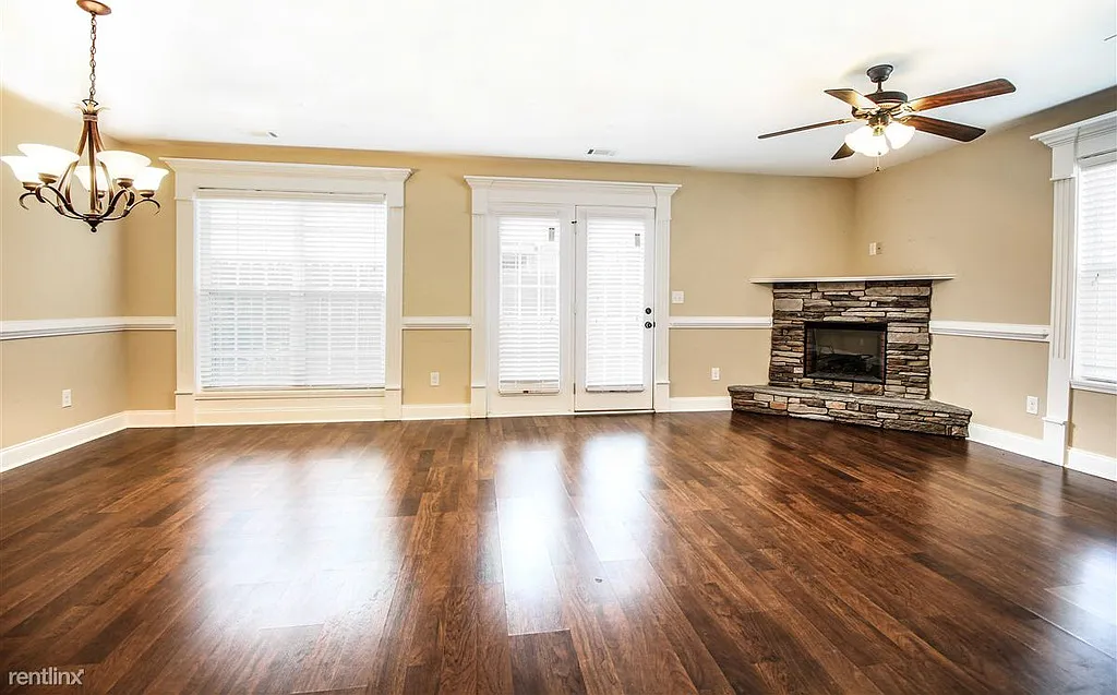 3 bed, 1750 sqft, $1,650 — Photo 3