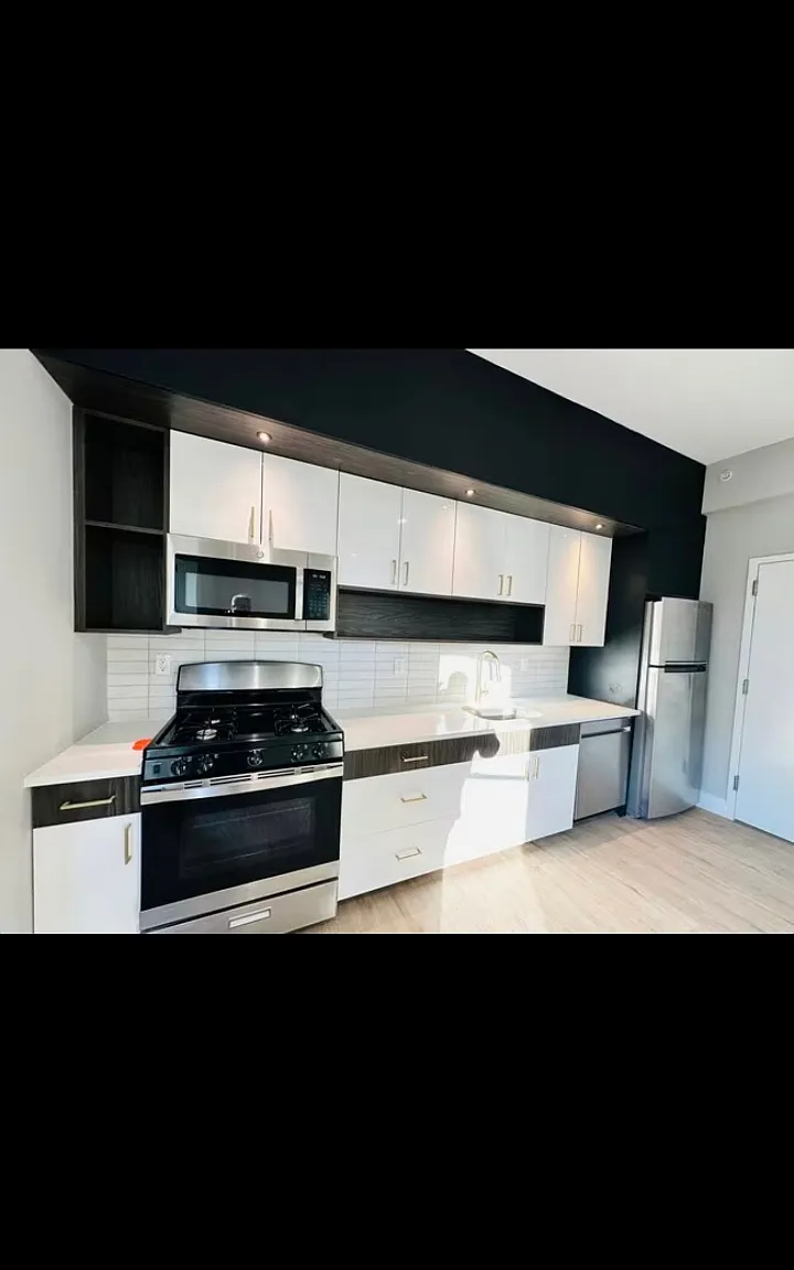 2 bed, $2,250 — Photo 1