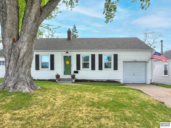 1931 S 62nd St, Omaha, NE 68106