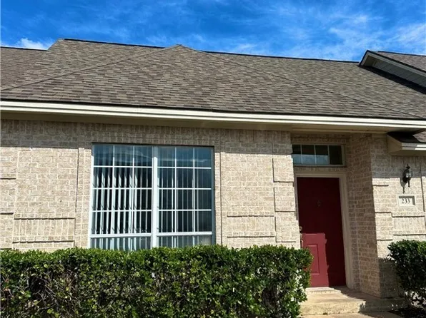 233 Navarro Dr, College Station, TX 77845