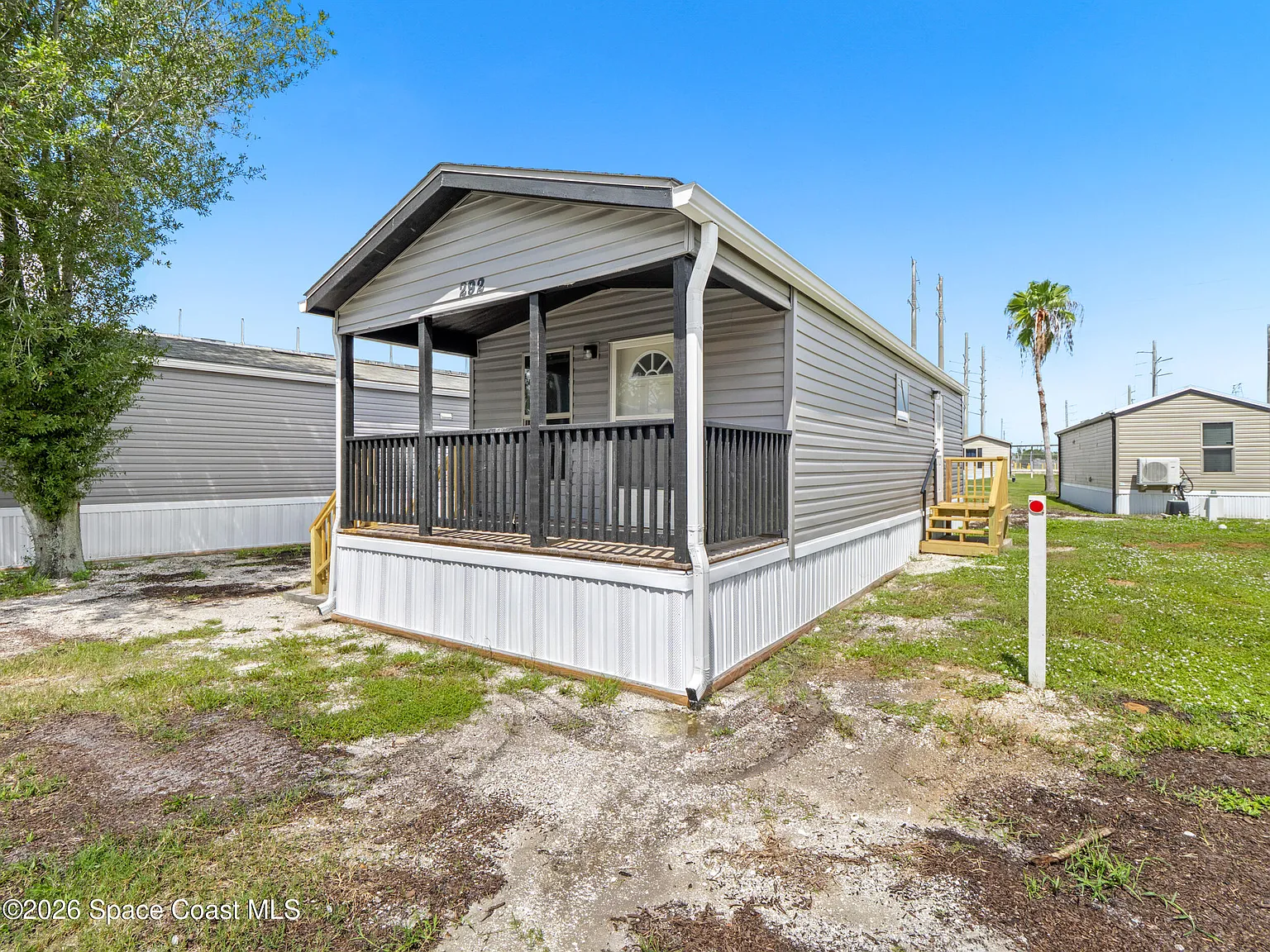 1 bed, 1.0 bath, 400 sqft, $1,472 — Photo 2