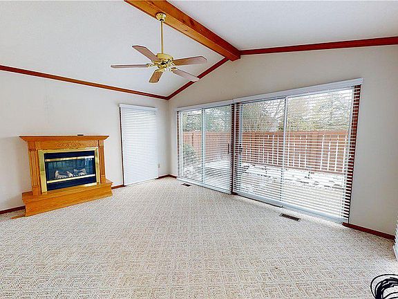 2nd image of 417 Holmes St