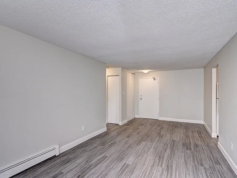 255 Belsyde Ave E — Photo 14