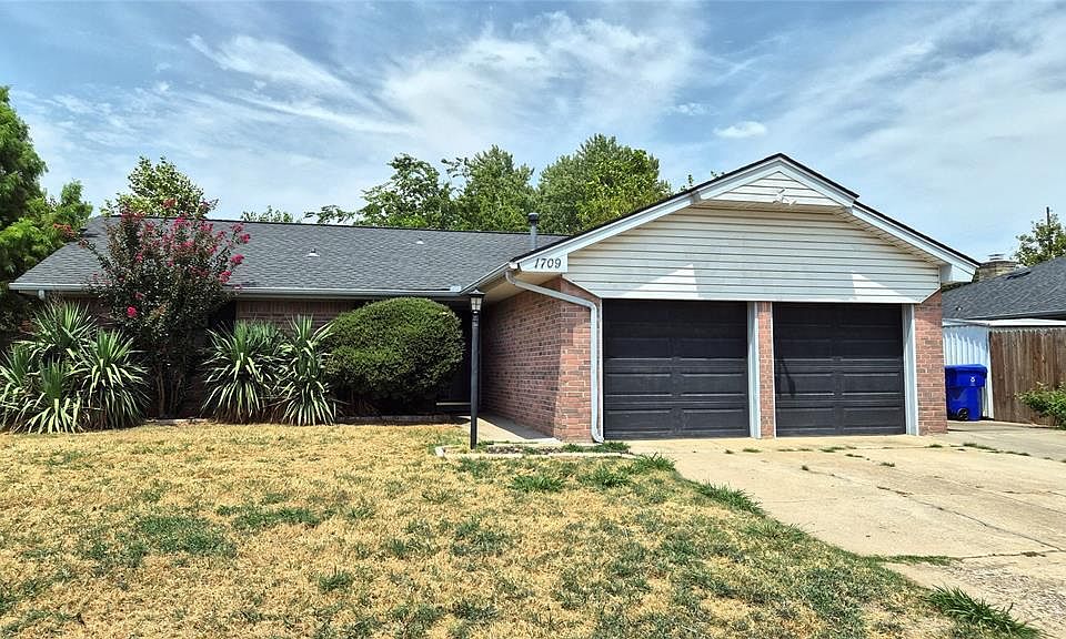 1st image of 1709 Sandalwood Dr