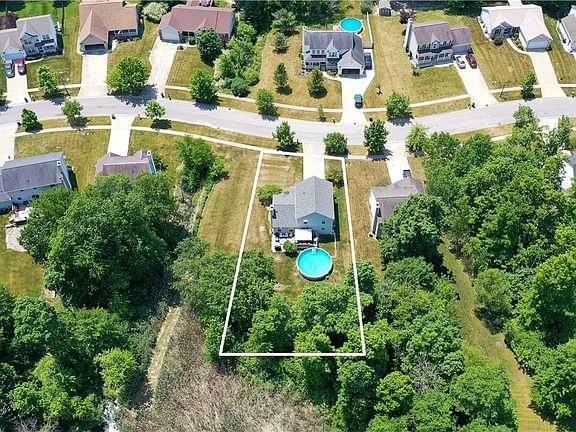 3rd image of 845 Collins Pond Dr