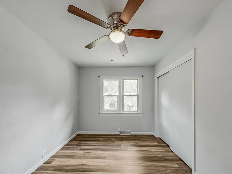 615 Breen Dr — Photo 16