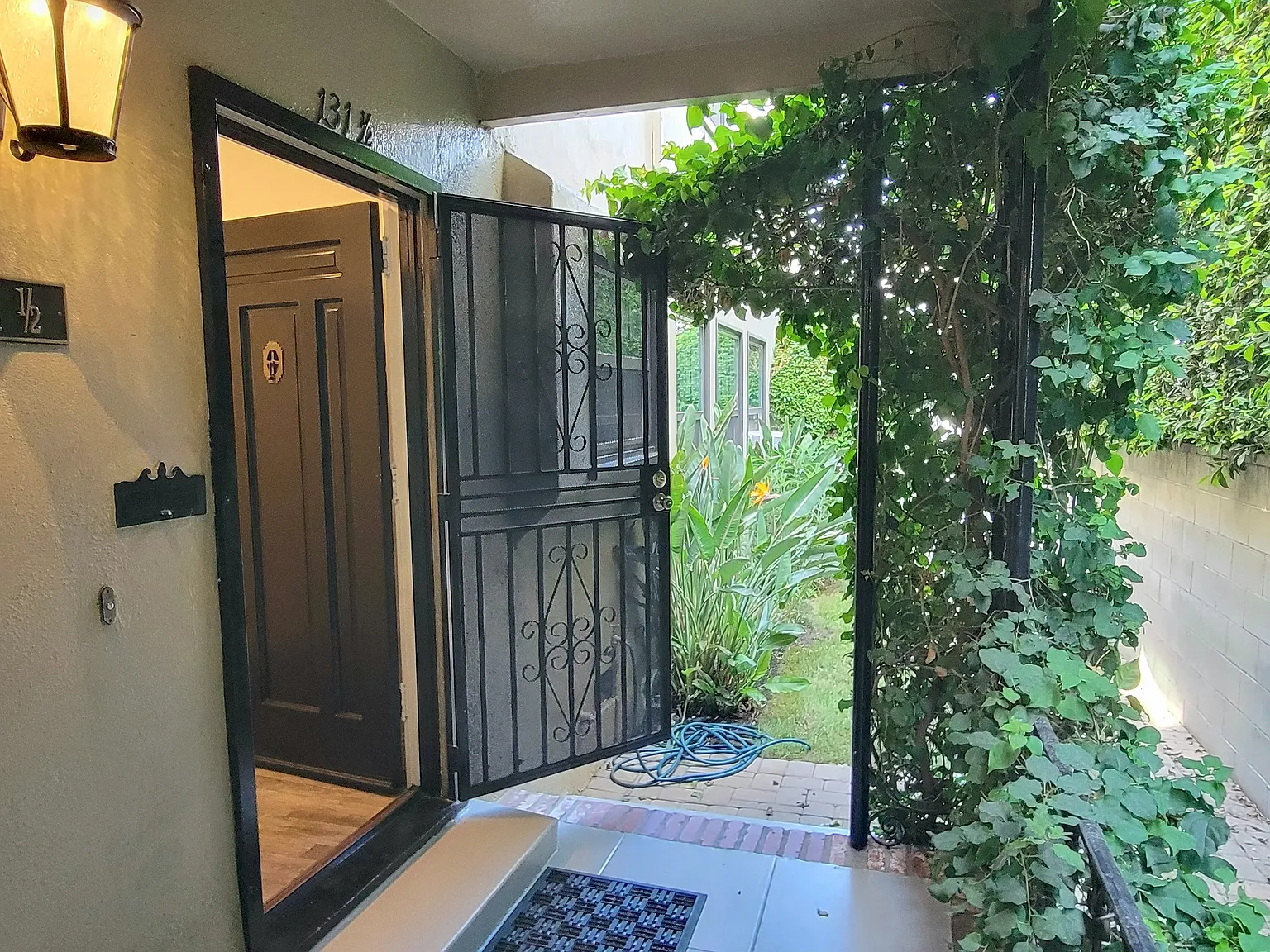 2 bed, 1.5 bath, 1500 sqft, $4,300 — Photo 1