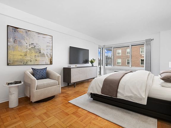 5th image of 45 E End Ave APT 4D