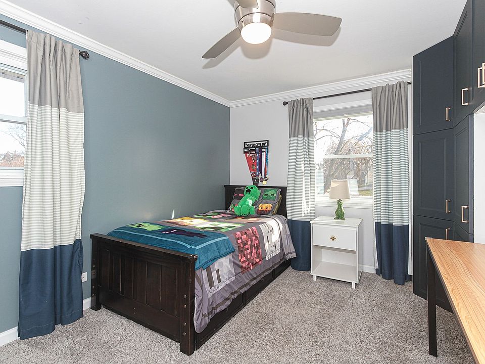2nd image of 702 Dartmouth Ln