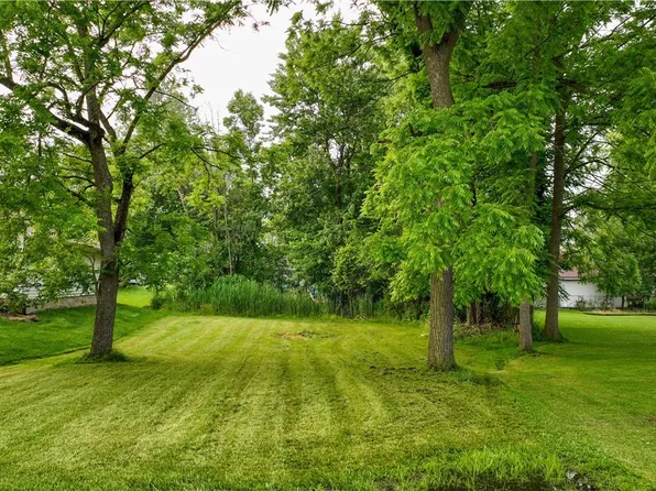 Admiral Dr, Eastlake, OH 44095