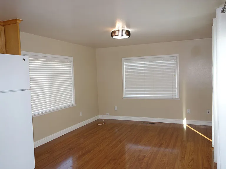 32200 Russell Blvd — Photo 7
