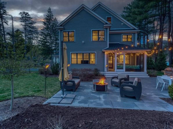186 Concord Rd, Bedford, MA 01730