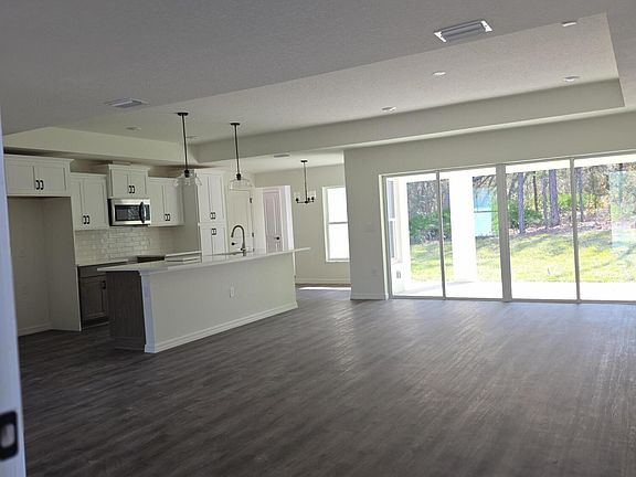 4th image of 2440 W Wilmington Loop