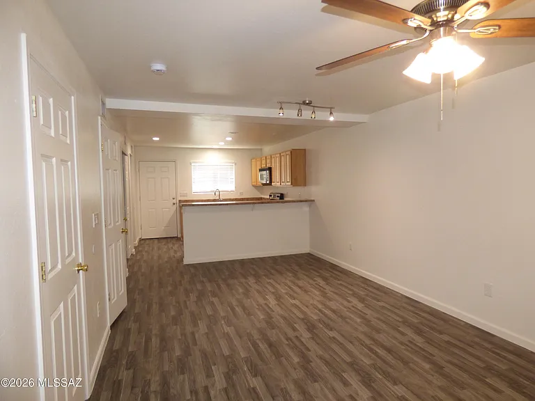 1077 N Riverside Dr #1 — Photo 8