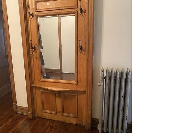 3rd image of 4556 S Prairie Ave #1